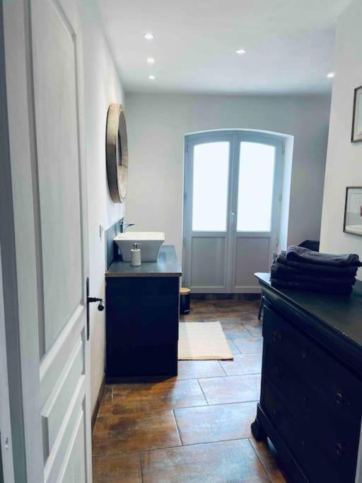 Maison Climatisee Avec Stationnement Et Wifi Bram Екстер'єр фото